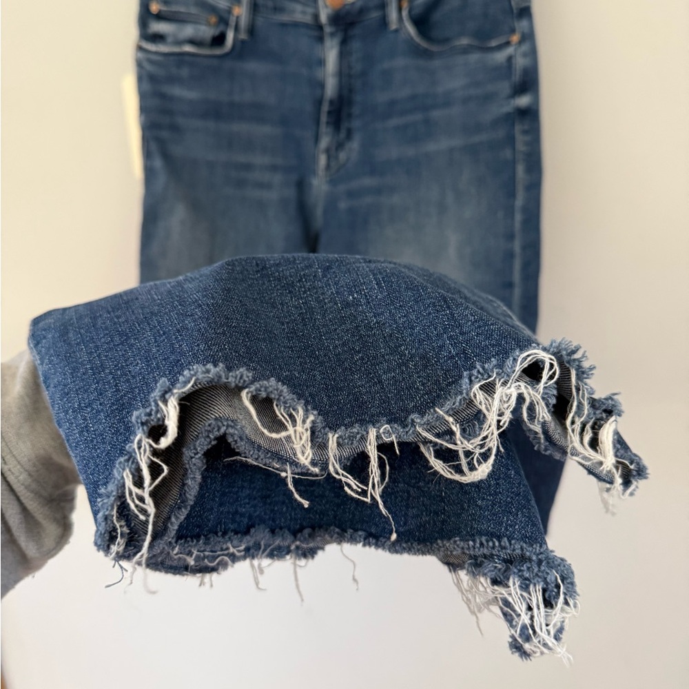 MOTHER Denim The Weekender Fray Jeans | Size 30 - Picture 6 of 11